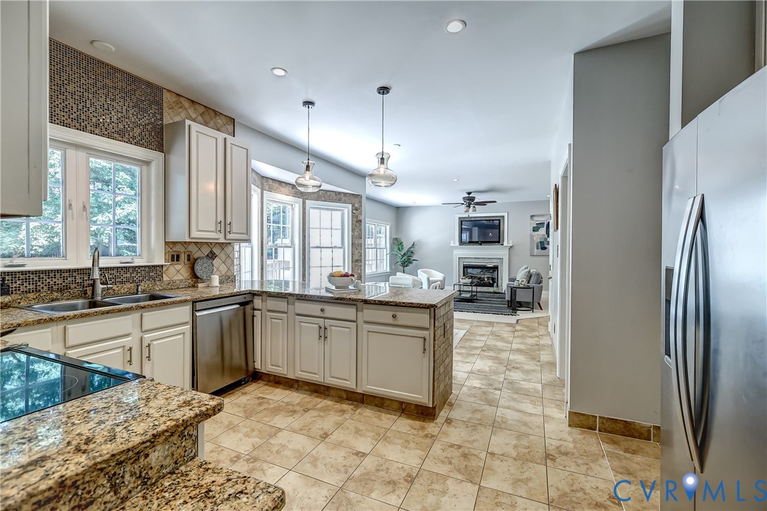 1325 Hawkins Wood Cir Property Photo 19