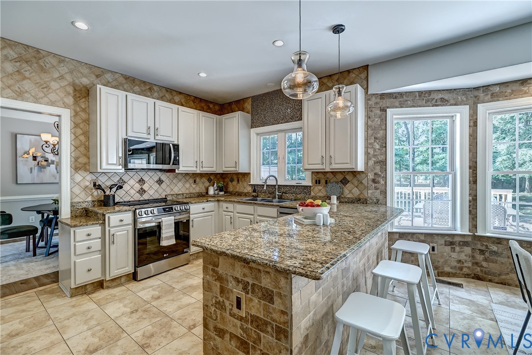 1325 Hawkins Wood Cir Property Photo 21