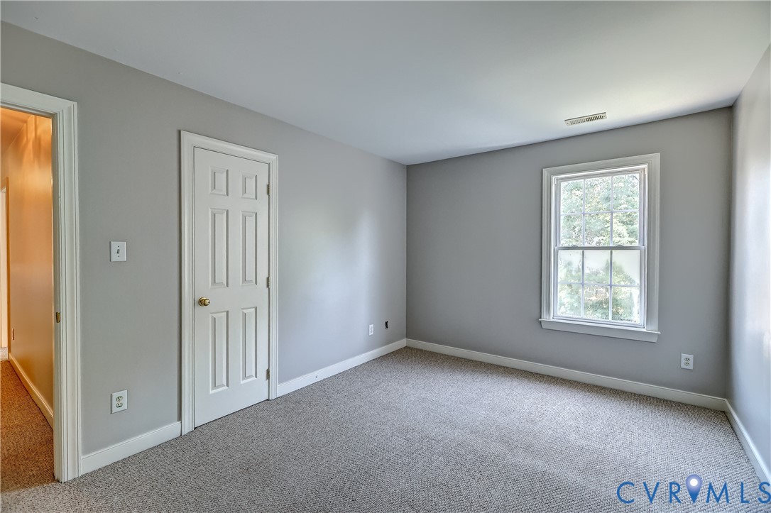 1325 Hawkins Wood Cir Property Photo 39