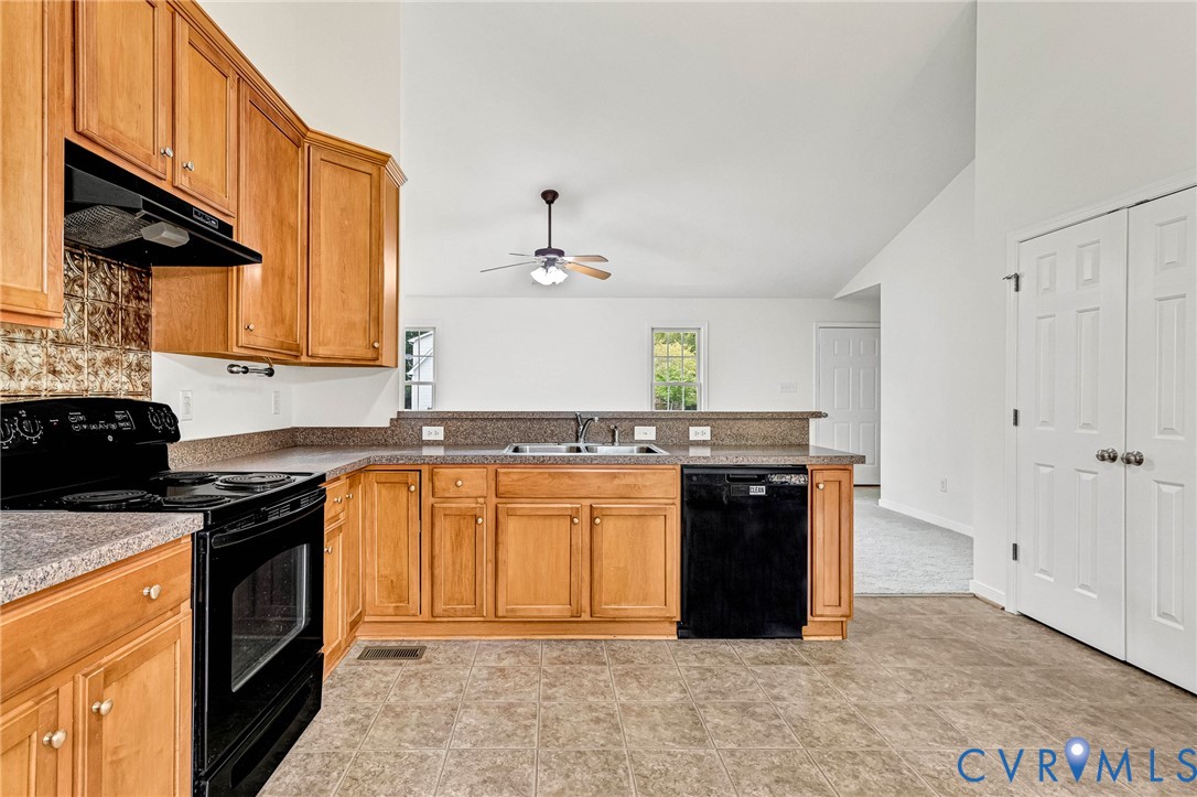 313 Brooking Ter Property Photo 7