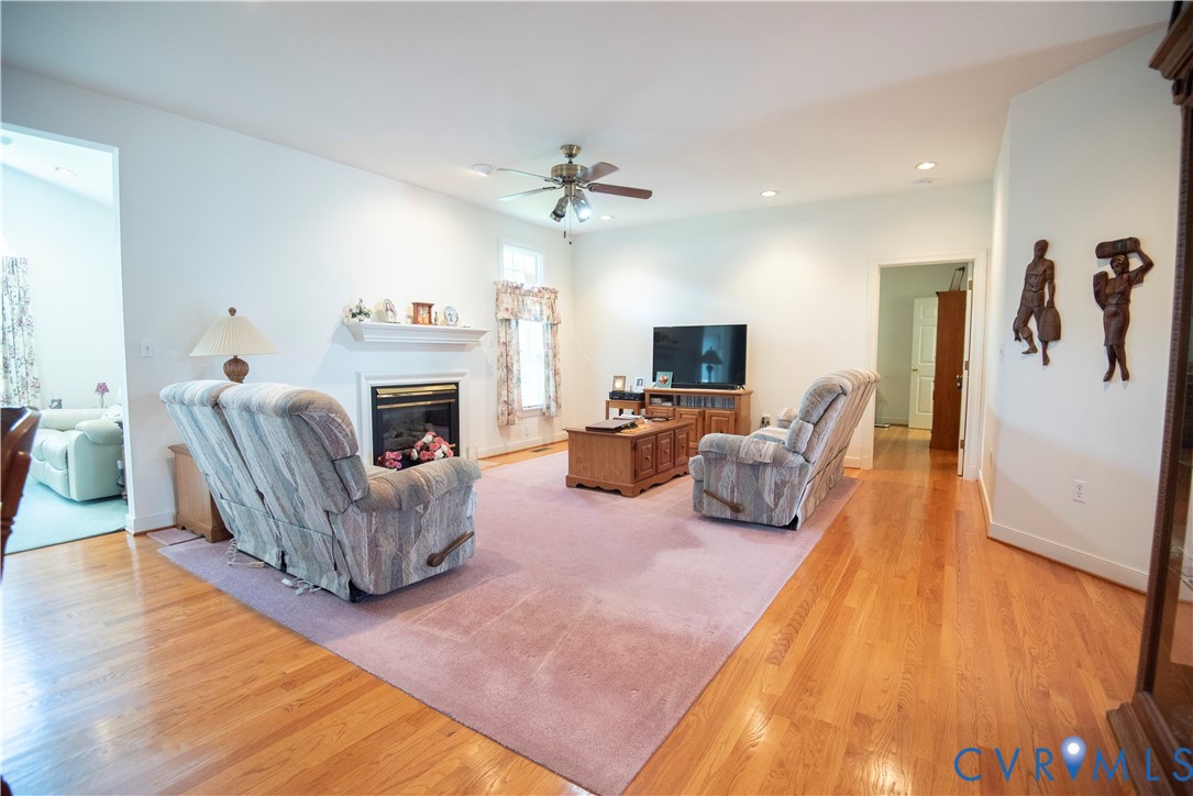 4913 Breckstone Pl Property Photo 9