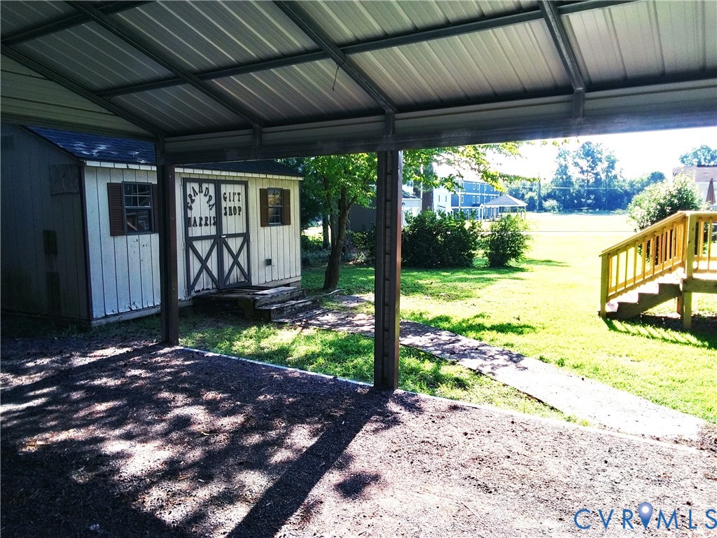 507 Tavern St Property Photo 23