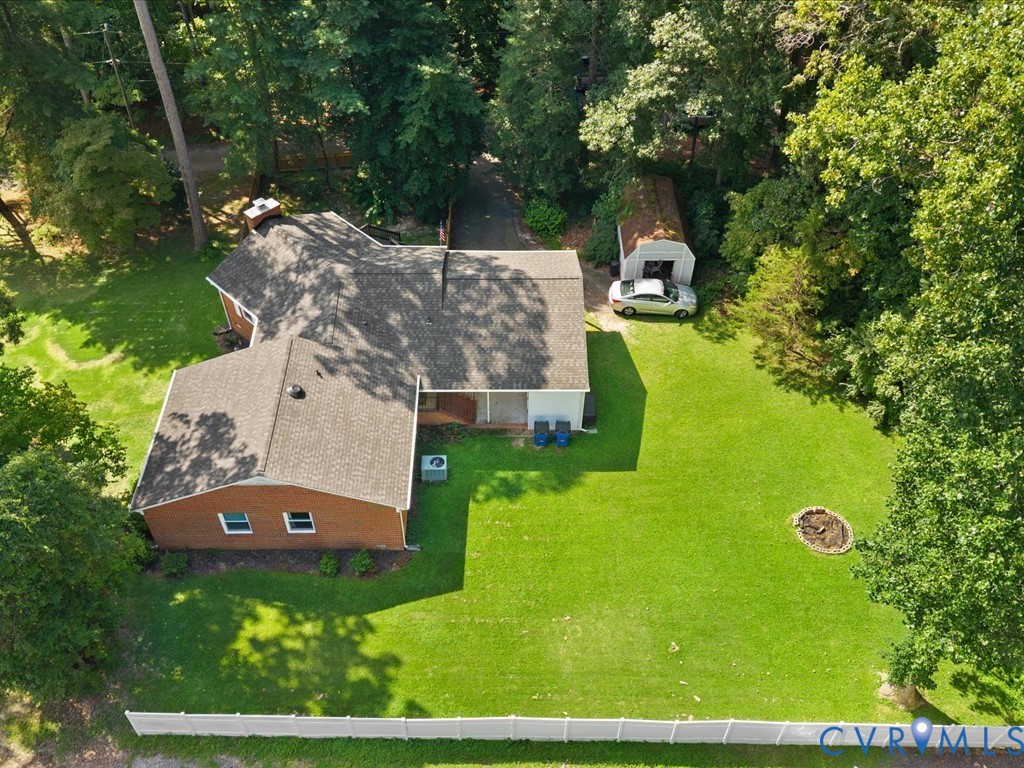 12724 S Chester Rd Property Photo 2