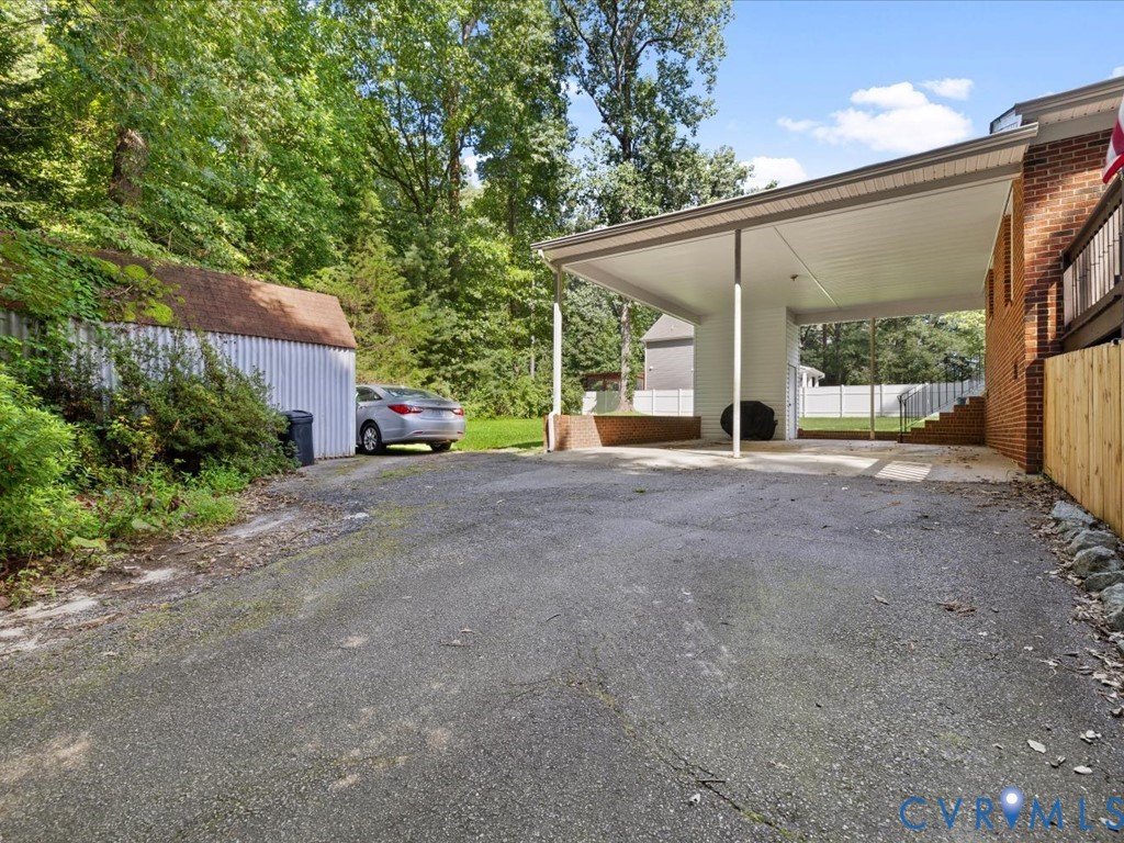 12724 S Chester Rd Property Photo 21