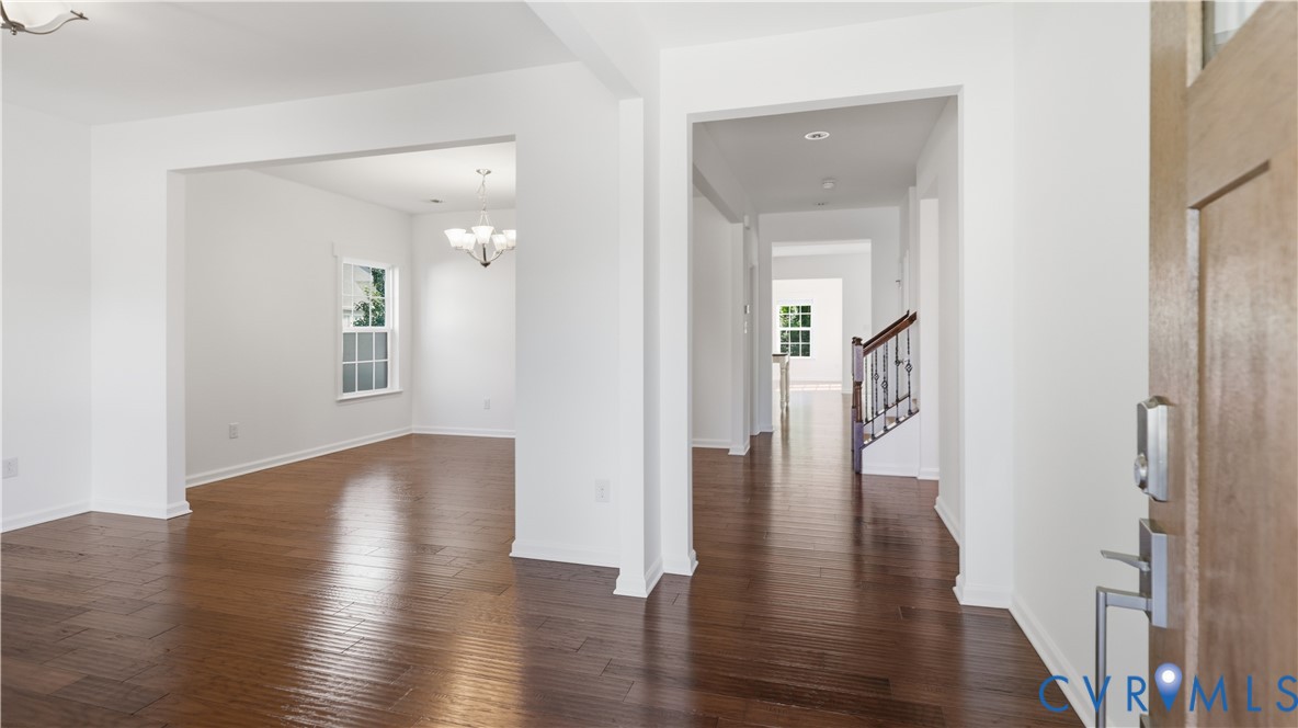 8842 Thorneshire Cir Property Photo 3