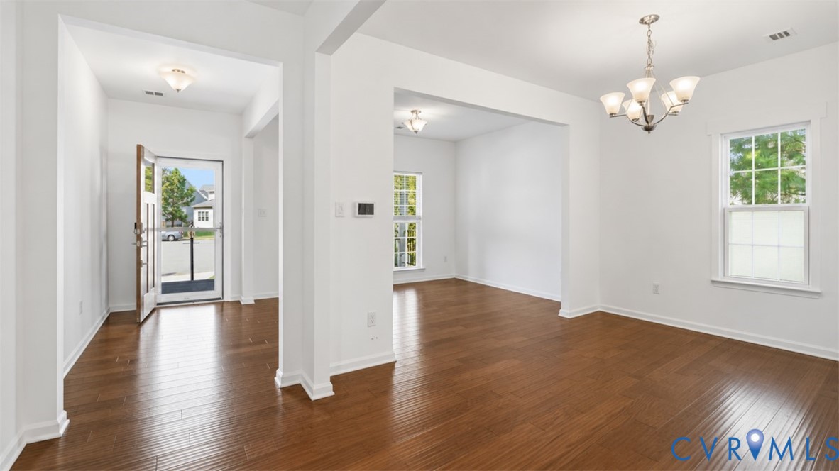 8842 Thorneshire Cir Property Photo 4