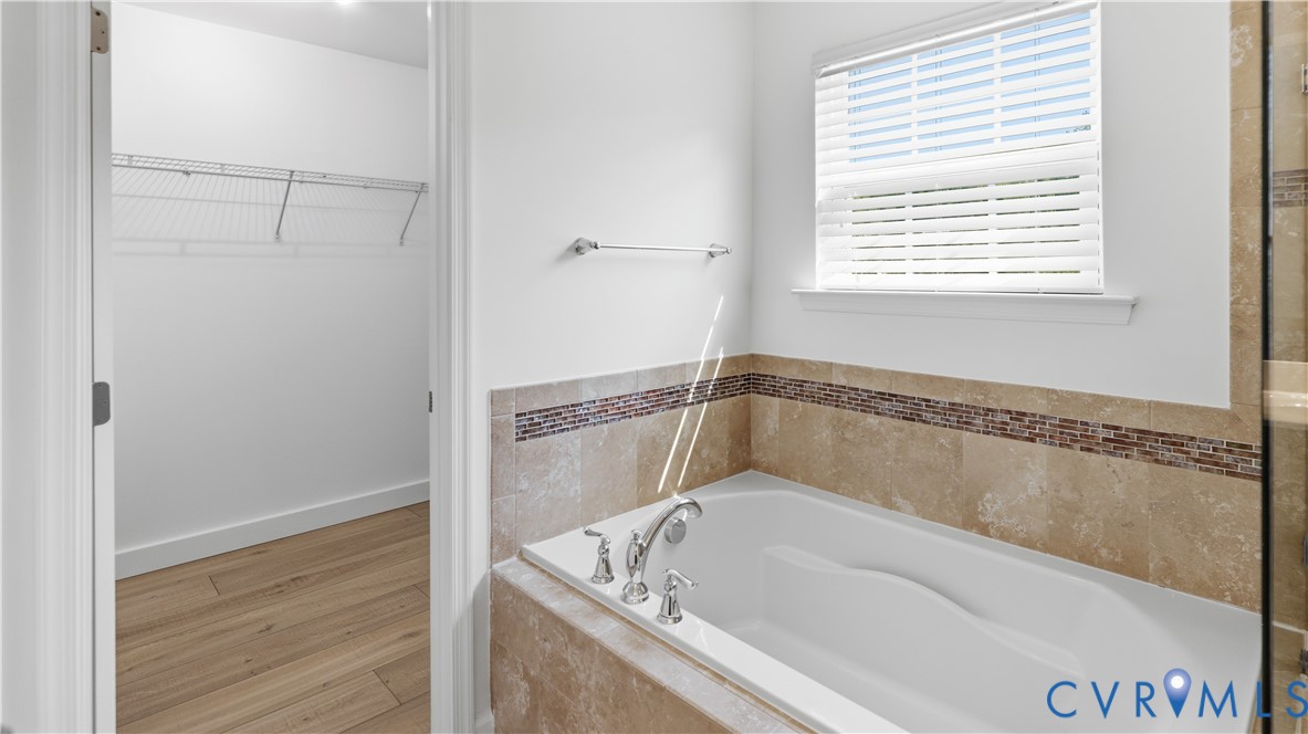 8842 Thorneshire Cir Property Photo 23