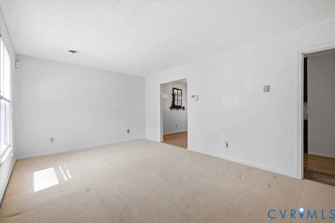 3501 Sussex Dr Property Photo 5