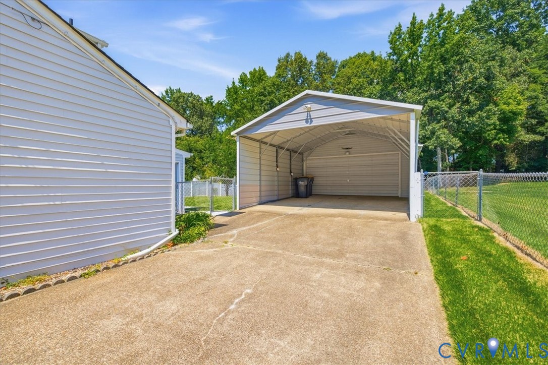 3501 Sussex Dr Property Photo 29