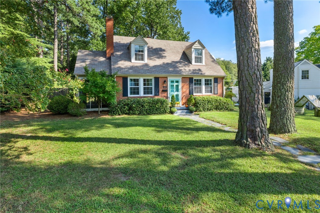 1203 Hollins Rd