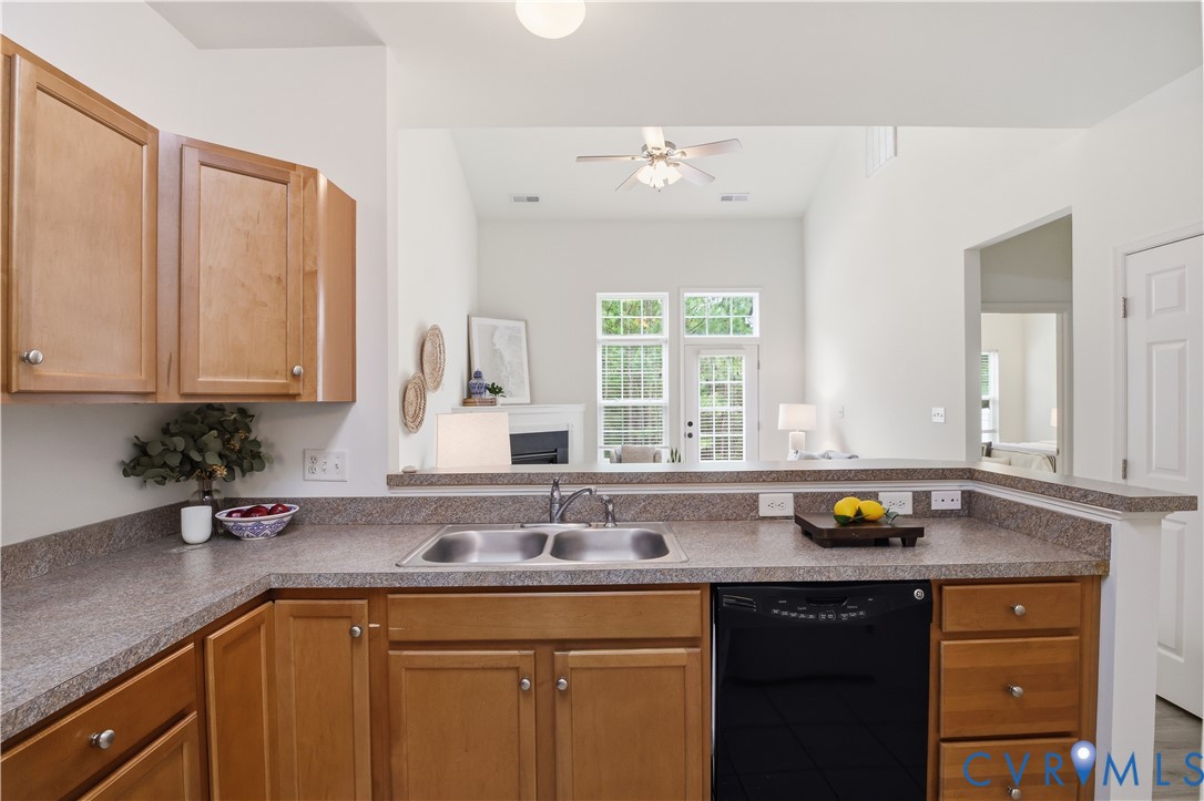 10513 Tea Olive Cir Property Photo 9