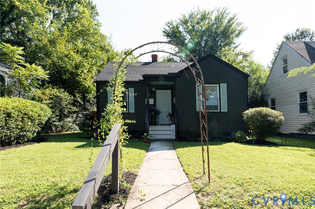 3507 Meadowbridge Rd Property Photo 1