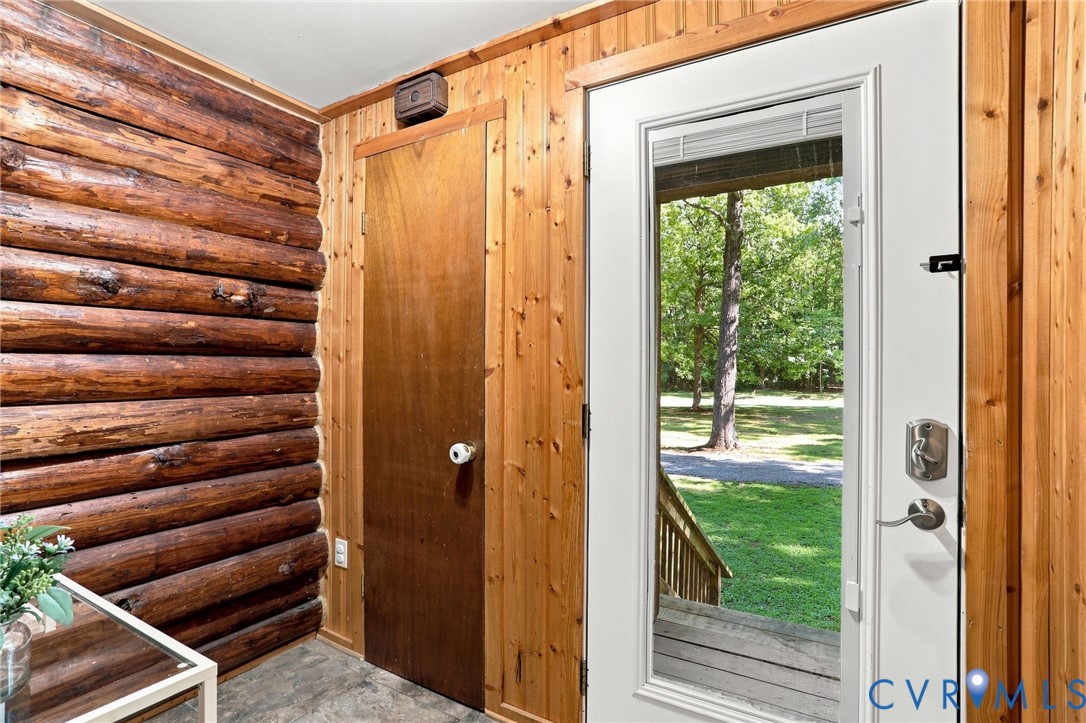 4031 Spring Run Rd Property Photo 3
