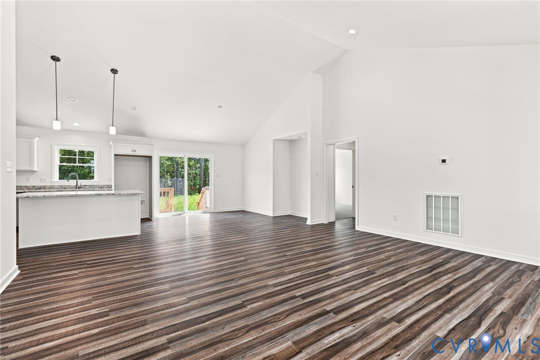 10123 Duncan Rd Property Photo 3