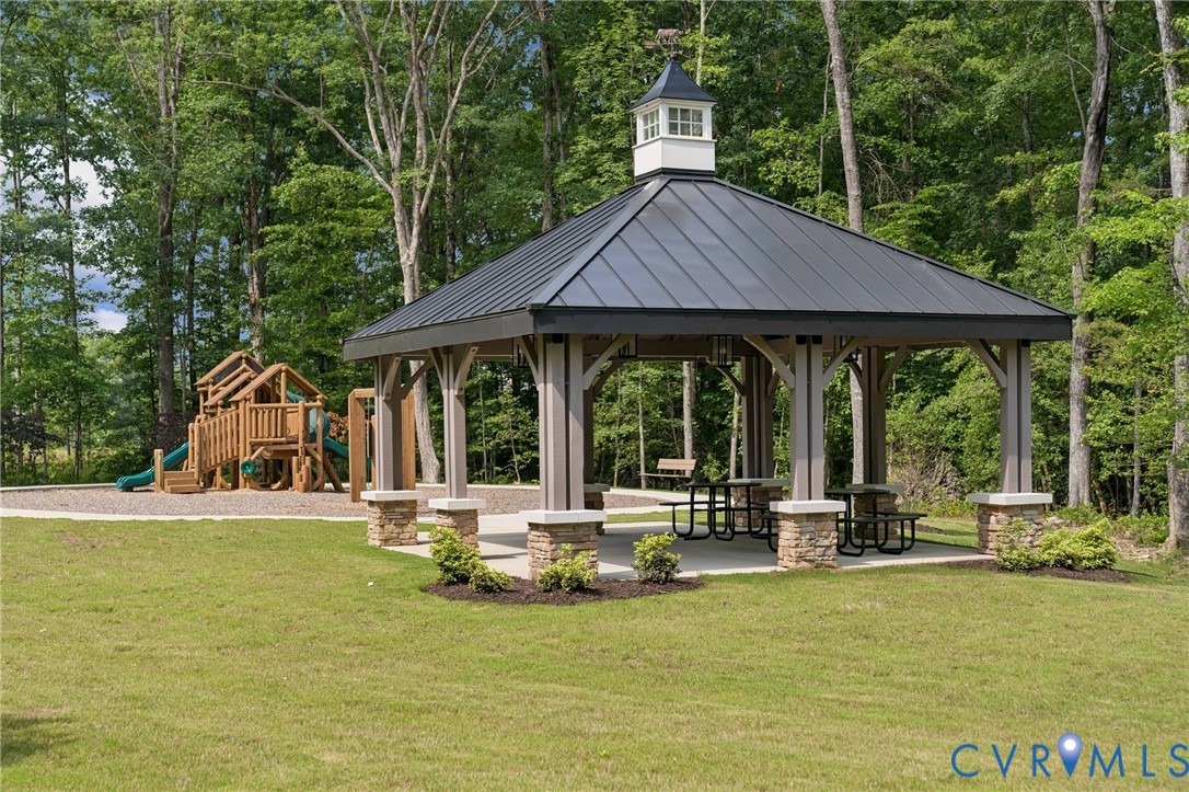 18112 Copper Fox Loop Property Photo 9