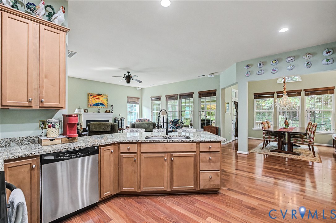 14424 Dampier Dr Property Photo 18