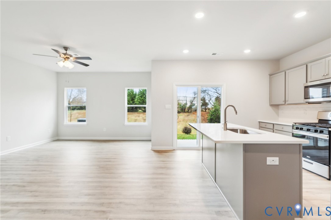 7687 Lloyd Ter Property Photo 4