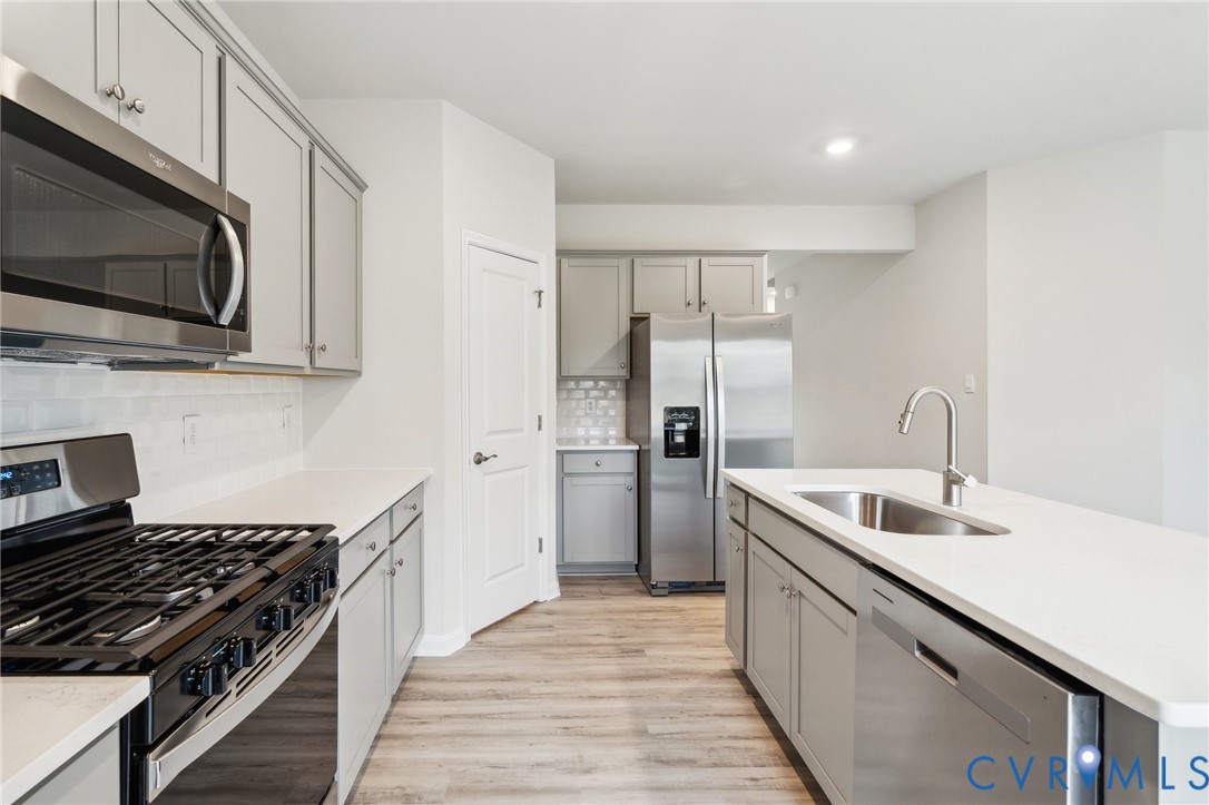 7687 Lloyd Ter Property Photo 7