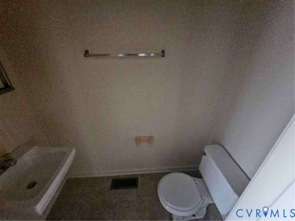 2301 Ives Ln Property Photo 5