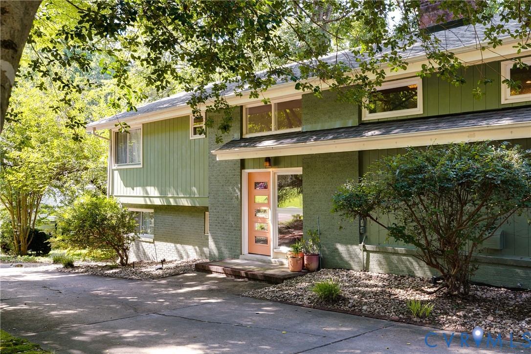 608 Scarlet Oak Rd Property Photo 3