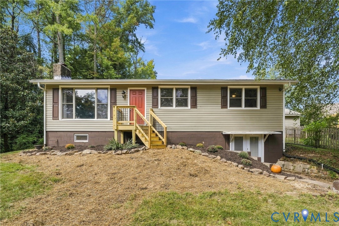 7129 Lakeshore Dr Property Photo 1