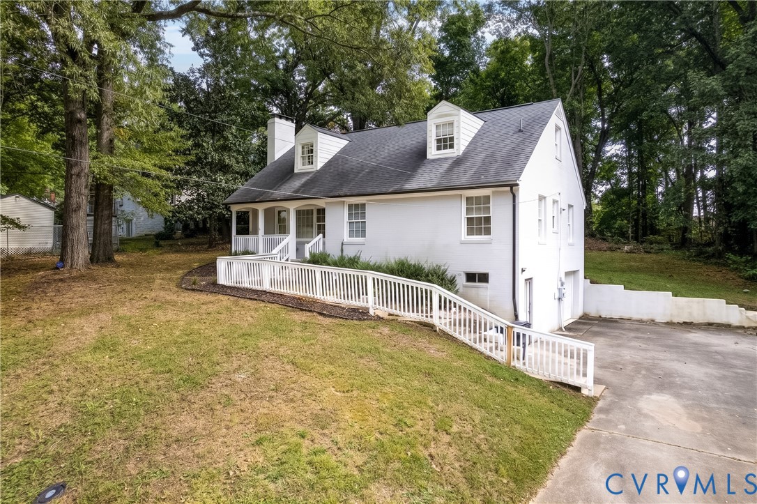 2502 Dolin St Property Photo 1