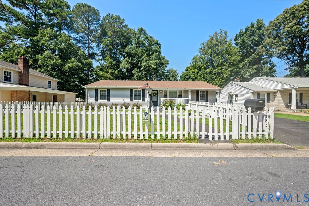 3305 Clay St Property Photo 1