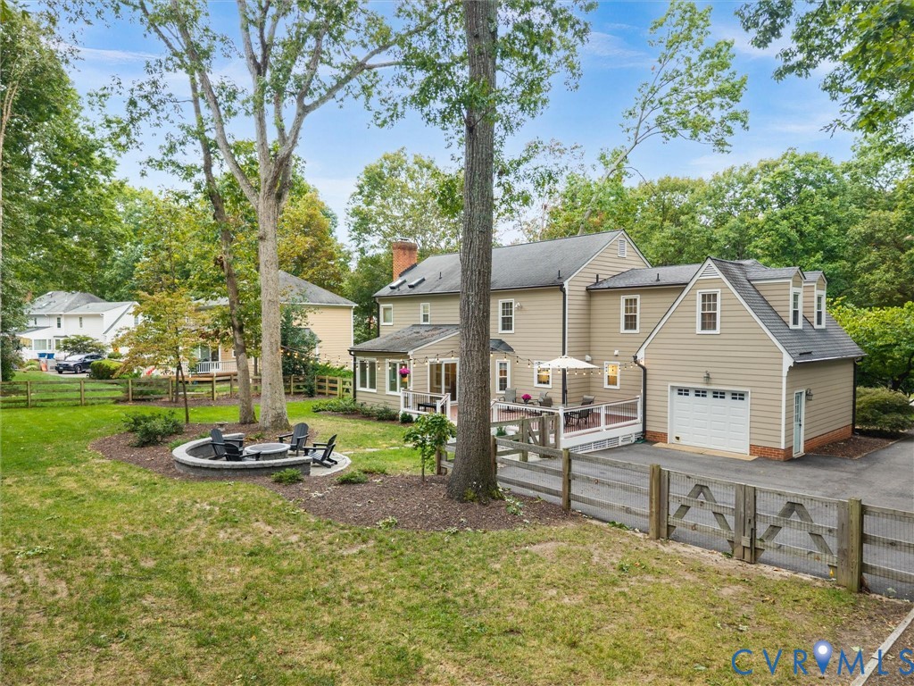 2361 Edgeview Ln Property Photo 8