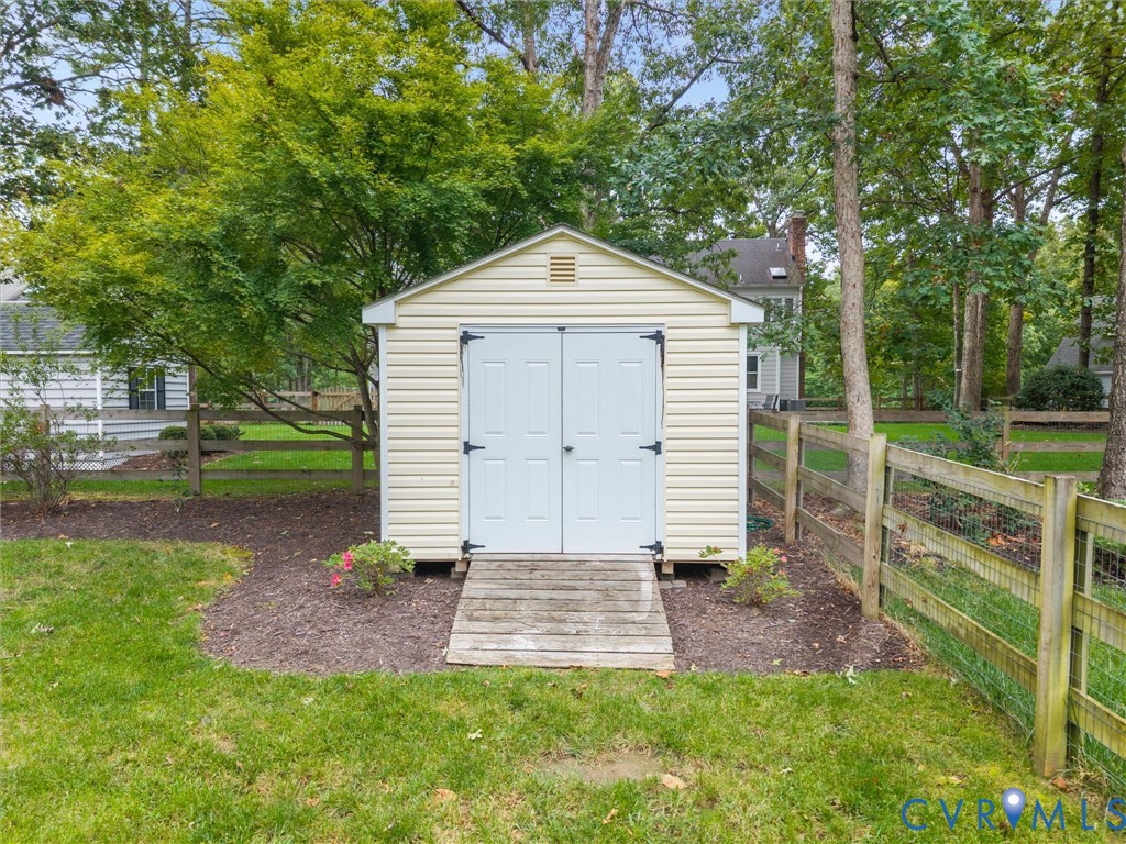 2361 Edgeview Ln Property Photo 10