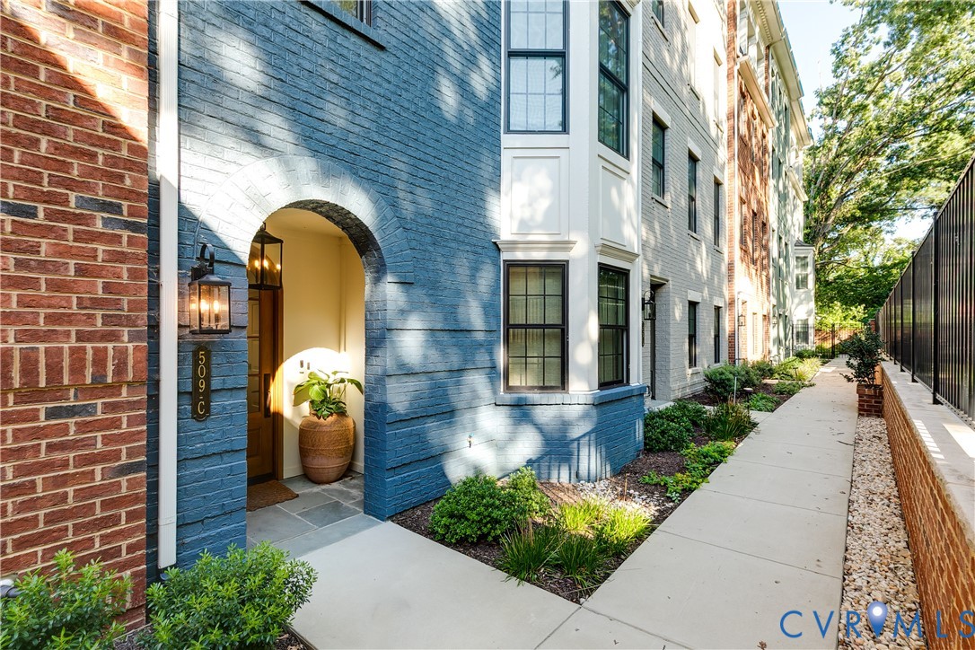 509 Libbie Ave Unit#c Property Photo 1