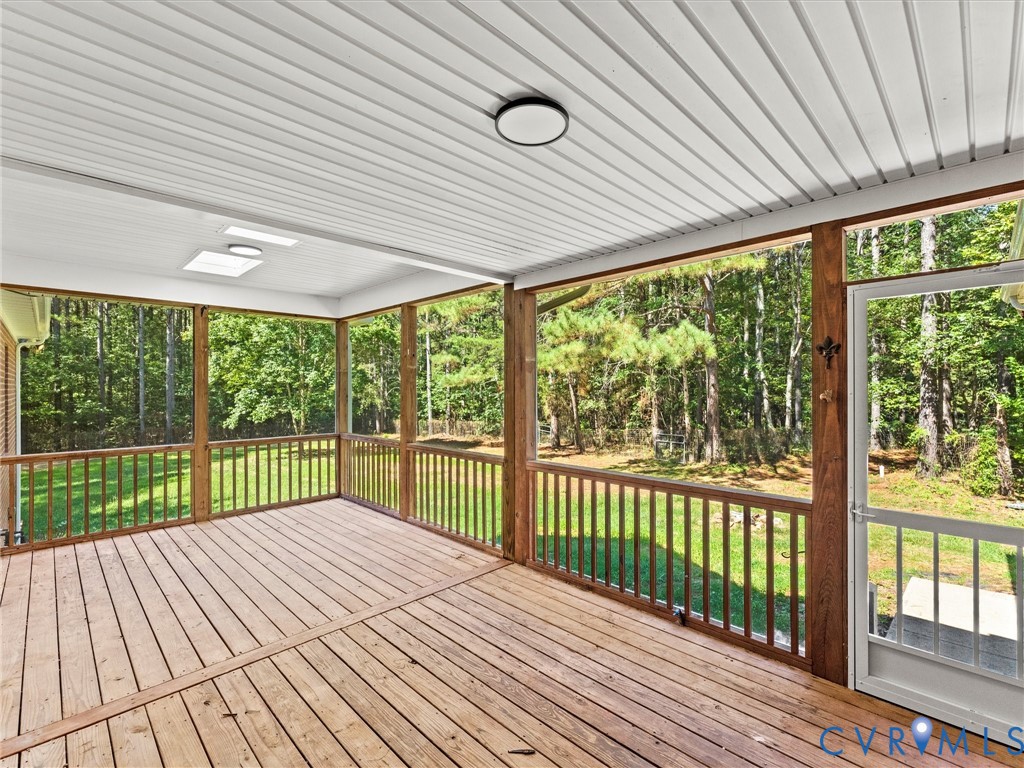 12 Henderson Rd Property Photo 14