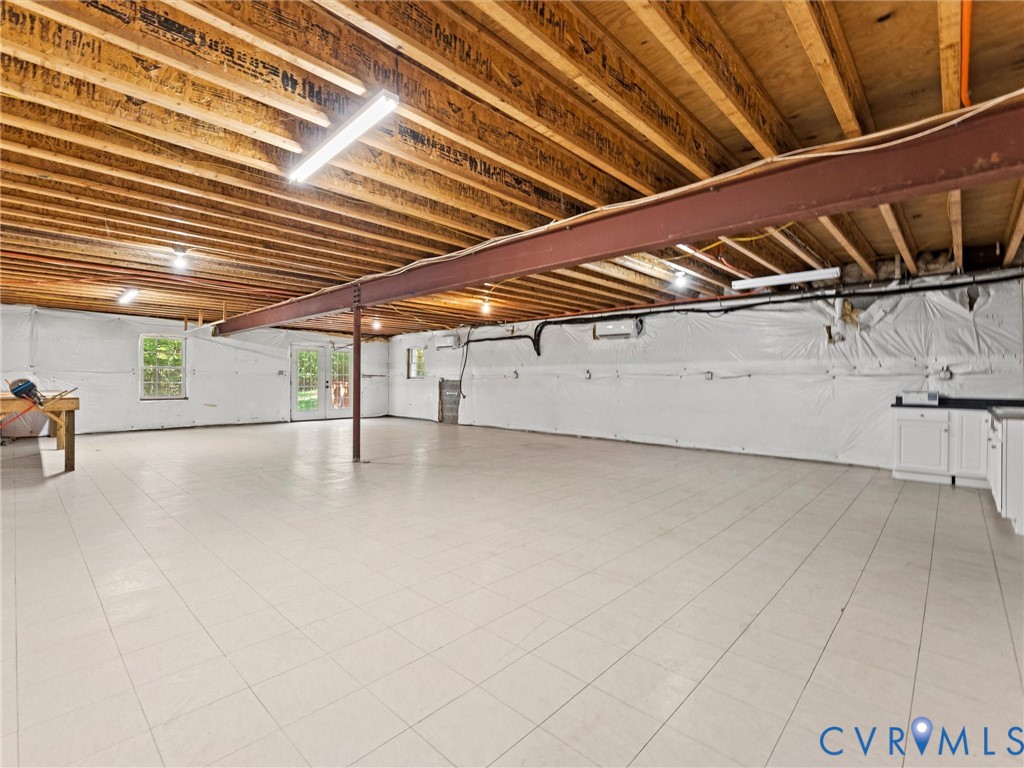 12 Henderson Rd Property Photo 35