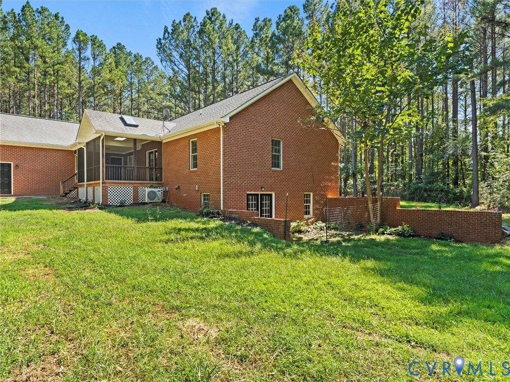 12 Henderson Rd Property Photo 42
