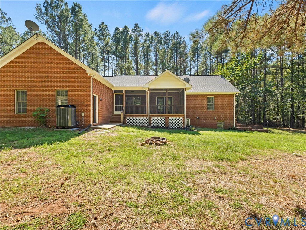 12 Henderson Rd Property Photo 43