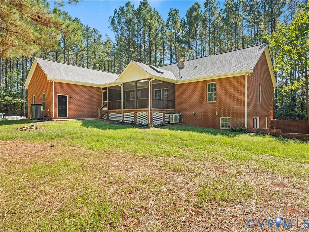 12 Henderson Rd Property Photo 44
