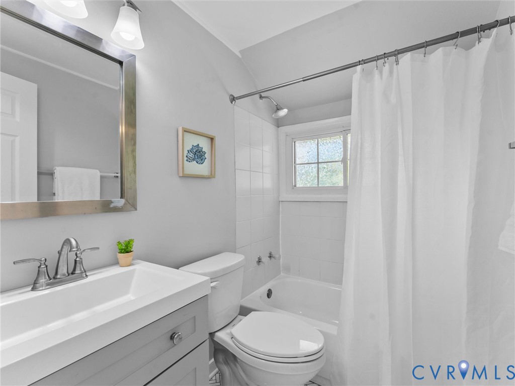 6019 Westbourne Dr Property Photo 33