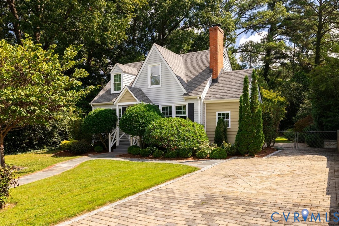 1211 Hollins Rd Property Photo 6
