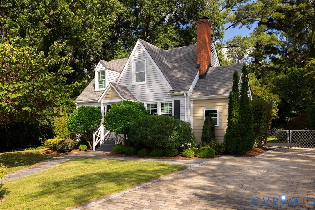 1211 Hollins Rd Property Photo 7