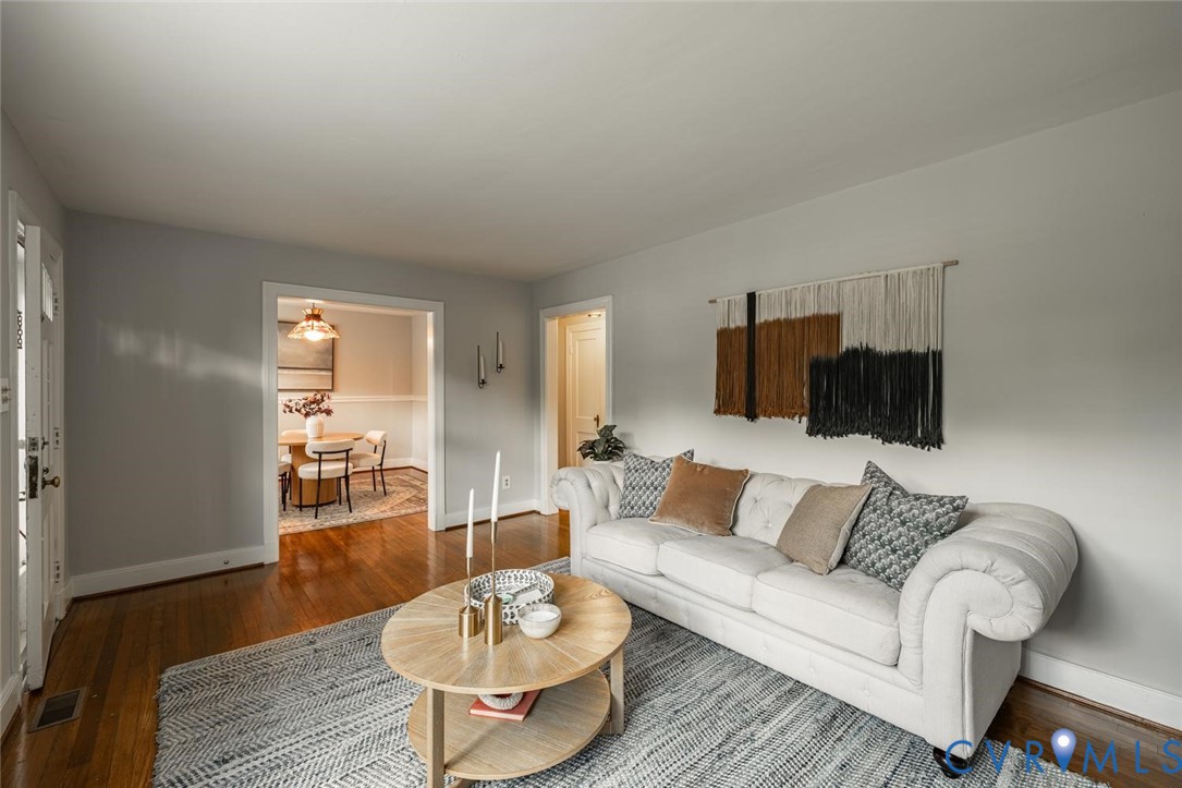 1211 Hollins Rd Property Photo 11