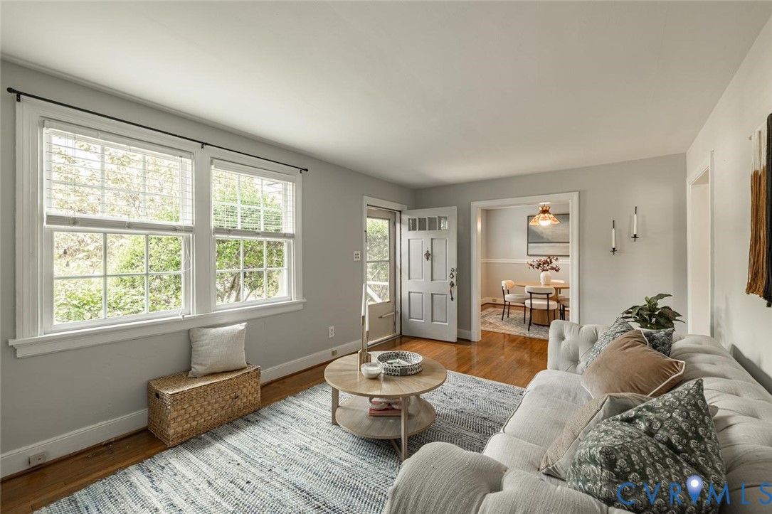 1211 Hollins Rd Property Photo 12