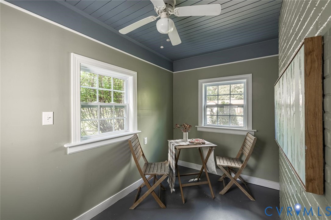 1211 Hollins Rd Property Photo 13