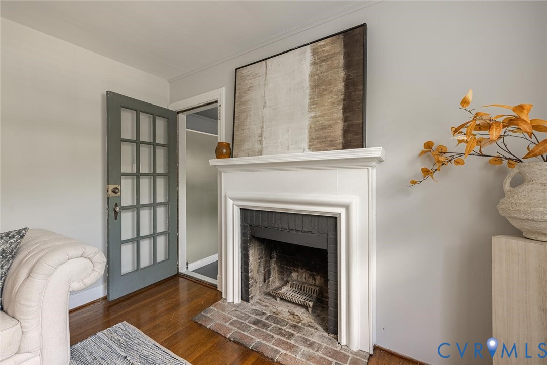 1211 Hollins Rd Property Photo 16