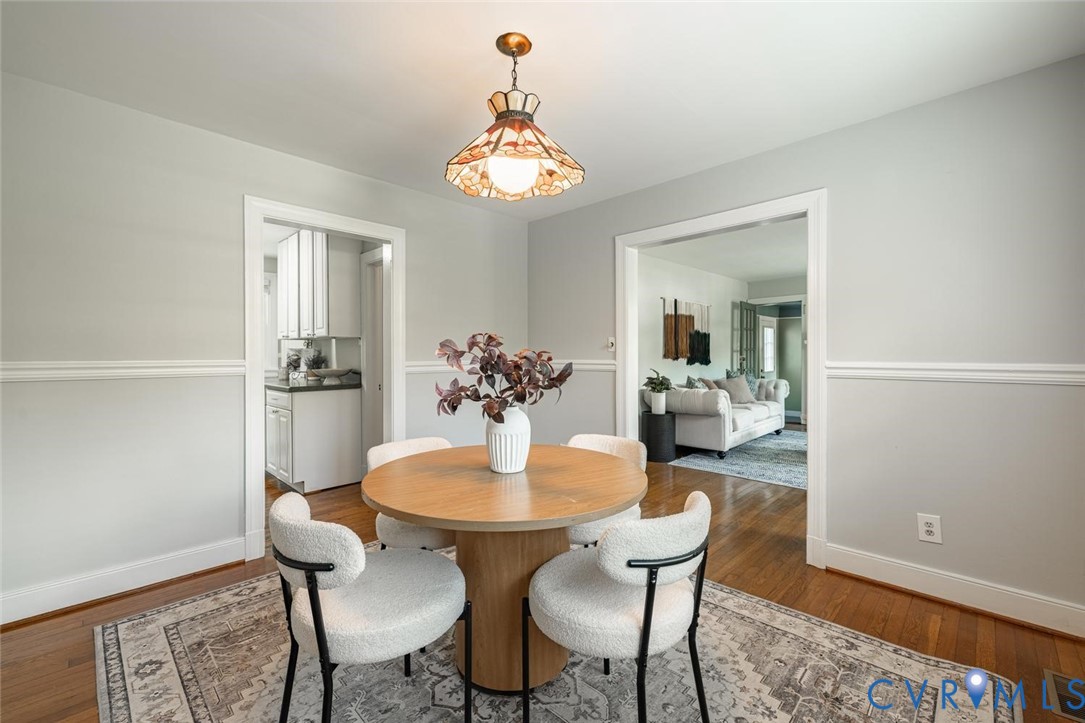 1211 Hollins Rd Property Photo 20