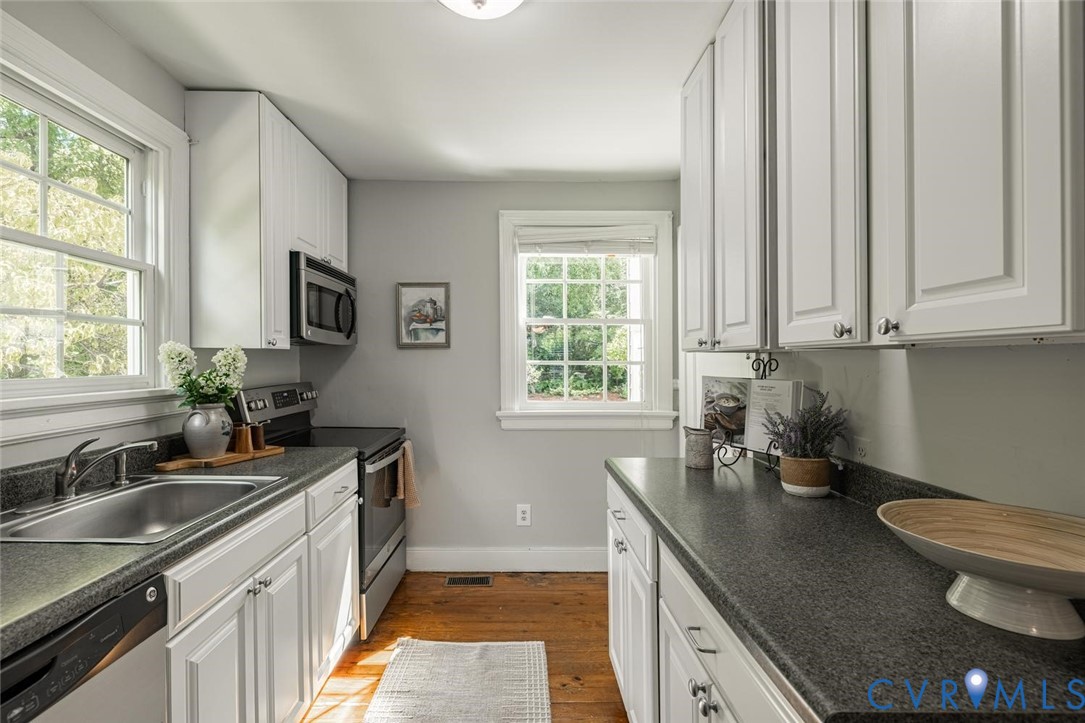 1211 Hollins Rd Property Photo 22