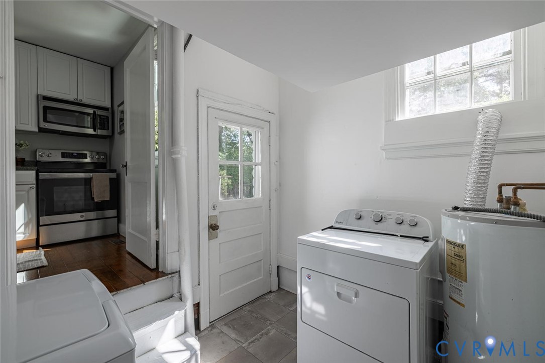 1211 Hollins Rd Property Photo 27