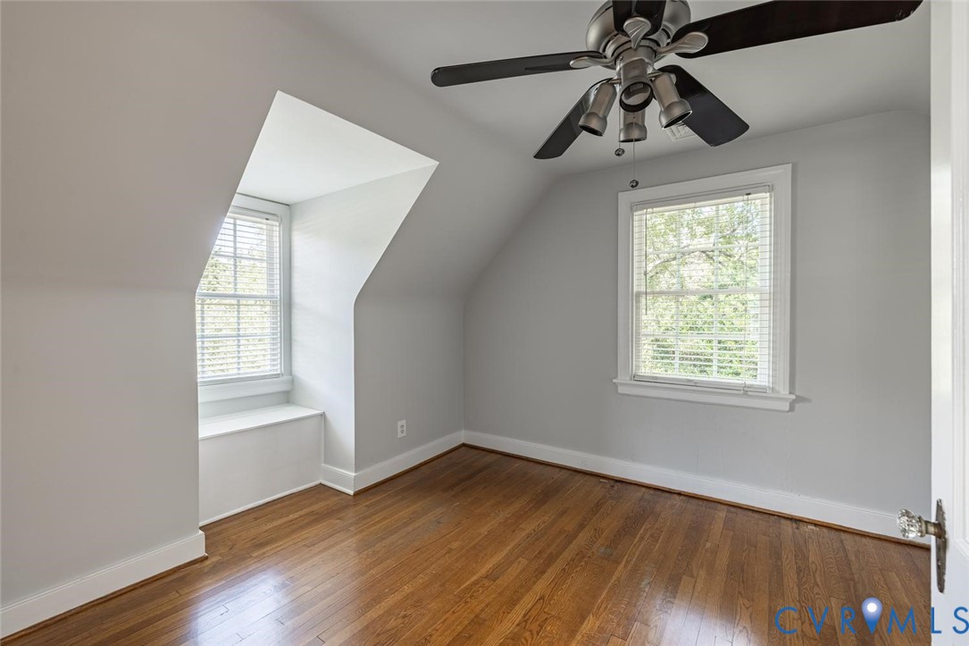 1211 Hollins Rd Property Photo 30
