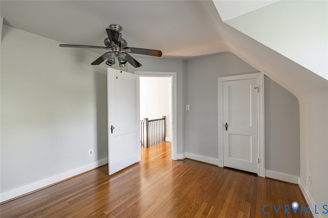 1211 Hollins Rd Property Photo 32