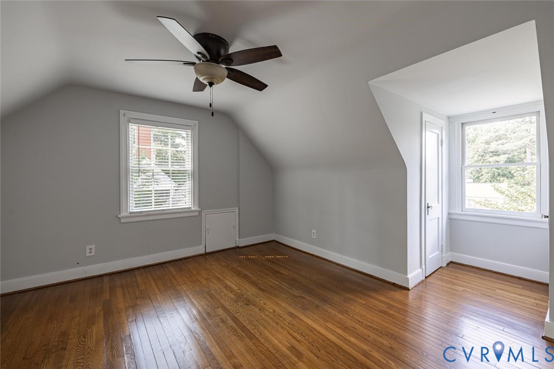 1211 Hollins Rd Property Photo 37