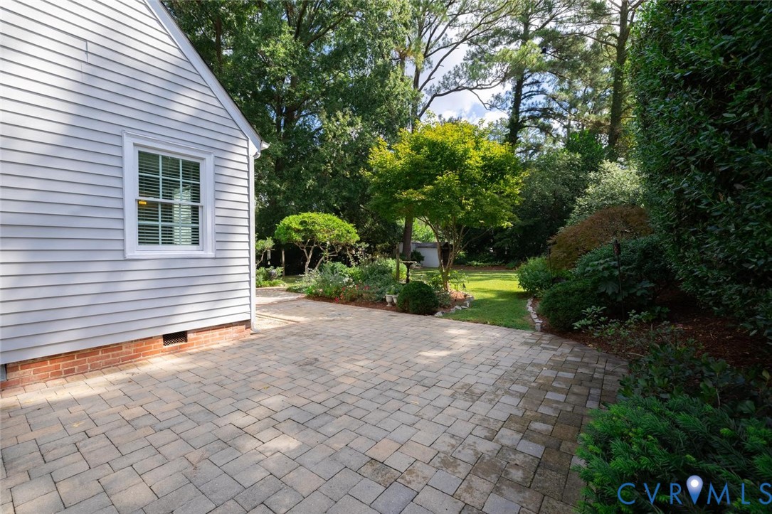 1211 Hollins Rd Property Photo 45