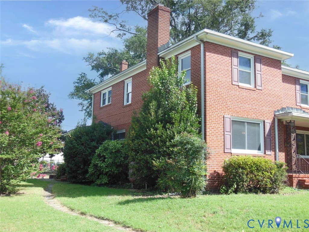 2203 Seminary Ave Property Photo 2